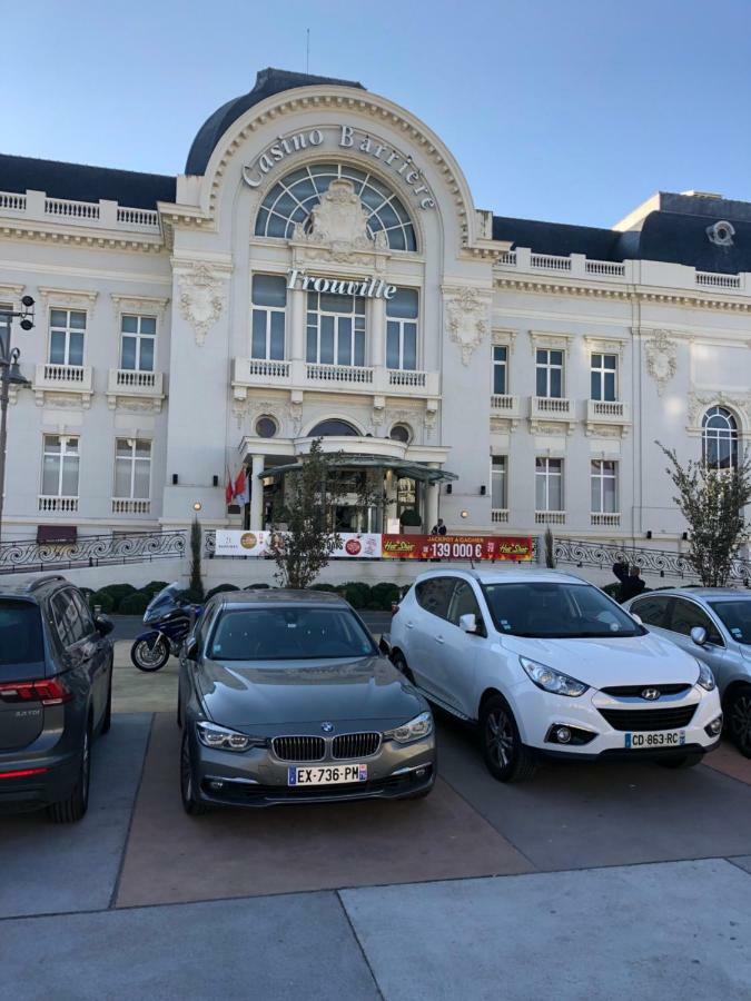 L'étoile de Trouville Extérieur photo