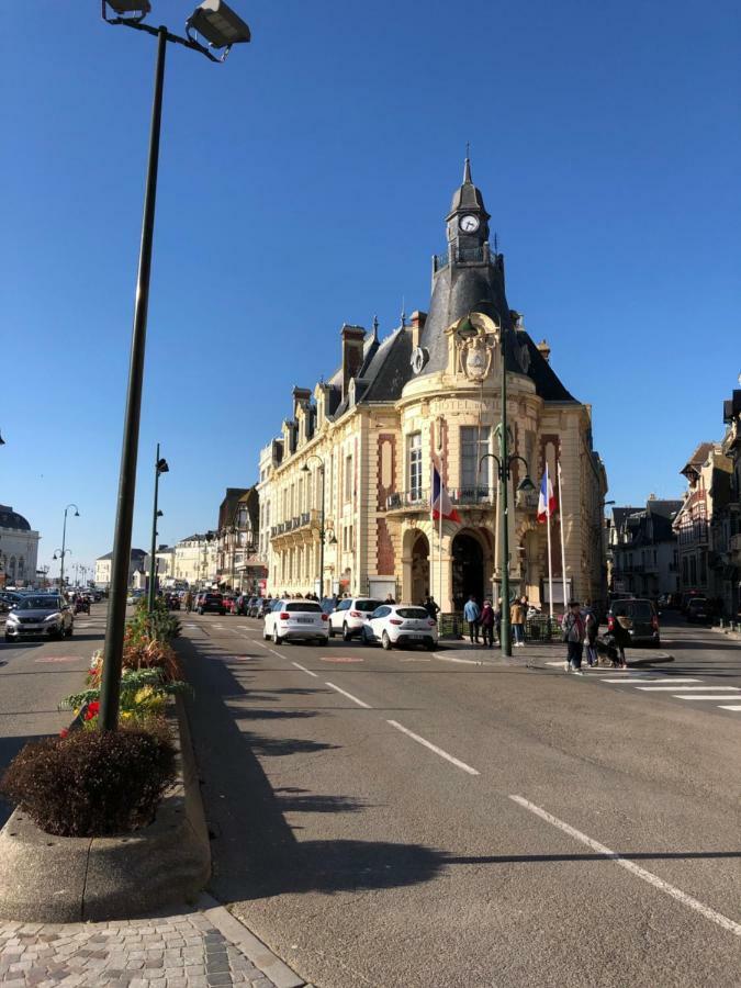 L'étoile de Trouville Extérieur photo